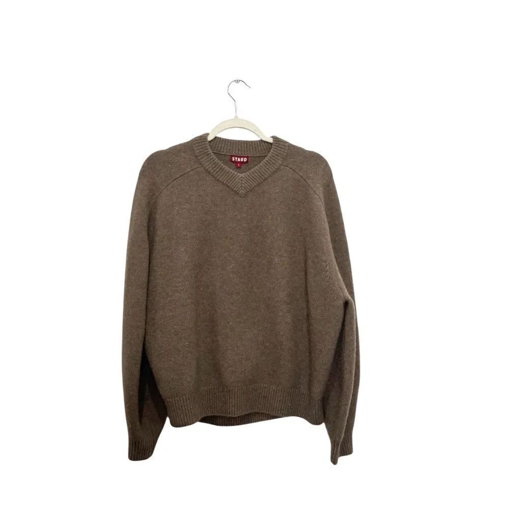 STAUD Cashmere V neck sweater in taupe - Picture 3 of 5
